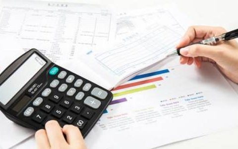 期货下跌时成交量红线(期货下跌时成交量红线怎么看)